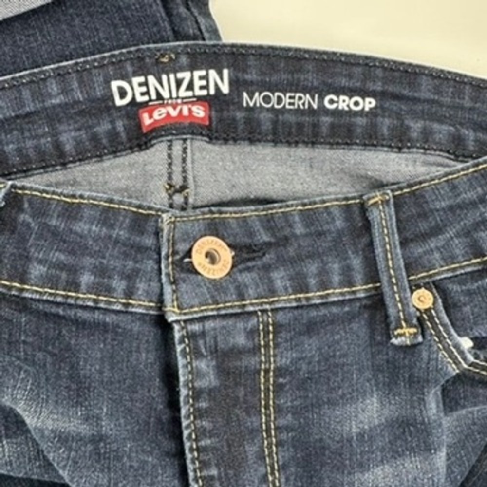 DENIZEN Levis Modern Crop Caori Jeans Dark Wash Cuffed Women's Size 16 W33 - Picture 6 of 8